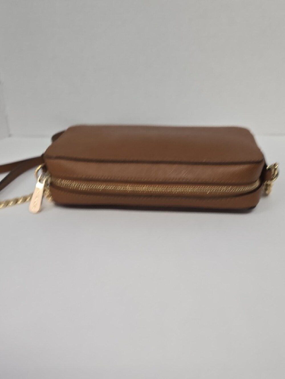 Michael Kors Brown Saffiano Leather Crossbody w/Gold Chain EUC 8.5"x5"x2" - Picture 7 of 14